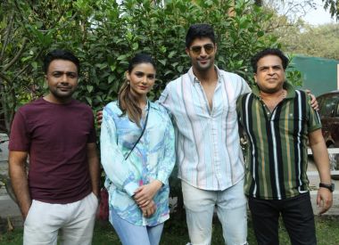 Hemant Kher Sezal Sharma Tanuj Virwani and Chandrakant Singh