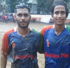 Vinod Pandey (right) and Sachin Meder combined well to score two goals each in Air India Colony’s 4-2 win against KVB Franco Sports Men’s round-robin league match of the 17th Kalina Football League 2017.