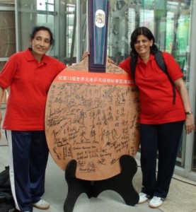 Mangal with her friend Neeta Kulkarni