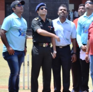 Chief guest Major Rahul Pandey, OC, Kalina Military Camp along with Umesh Khanvilkar MCA Secrtary and Jwala Singh, chairman during the inauguration of Mitsui Shoji T20 League by tossing the coin.