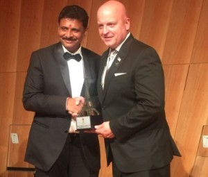 Rajan Bandelkar of the Raunak Group With Robby Wells at the Paris Appreciation Awards 2017