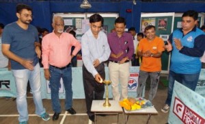 Mr Harish Chheda, the Borivali corporator, and president of the Mandpeshwar Civic Federation lighting the lamp to inaugurate the season’s 1st MCF-All Mumbai ranking table tennis tournament as MSDTTA General secretary Amit Modi (2nd from right) and other MCF officials look on.